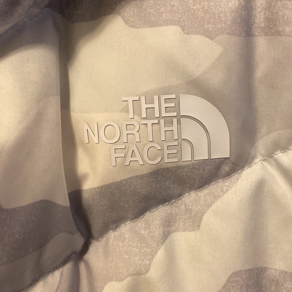 XL North Face Winter Sherpa Zip Up Jacket (White Camo) - Picture 7 of 8